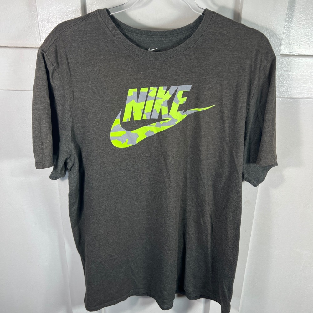 Nike Mens XL Gray Camo Swoosh Graphic Athletic Cut Short Sleeve T-Shirt